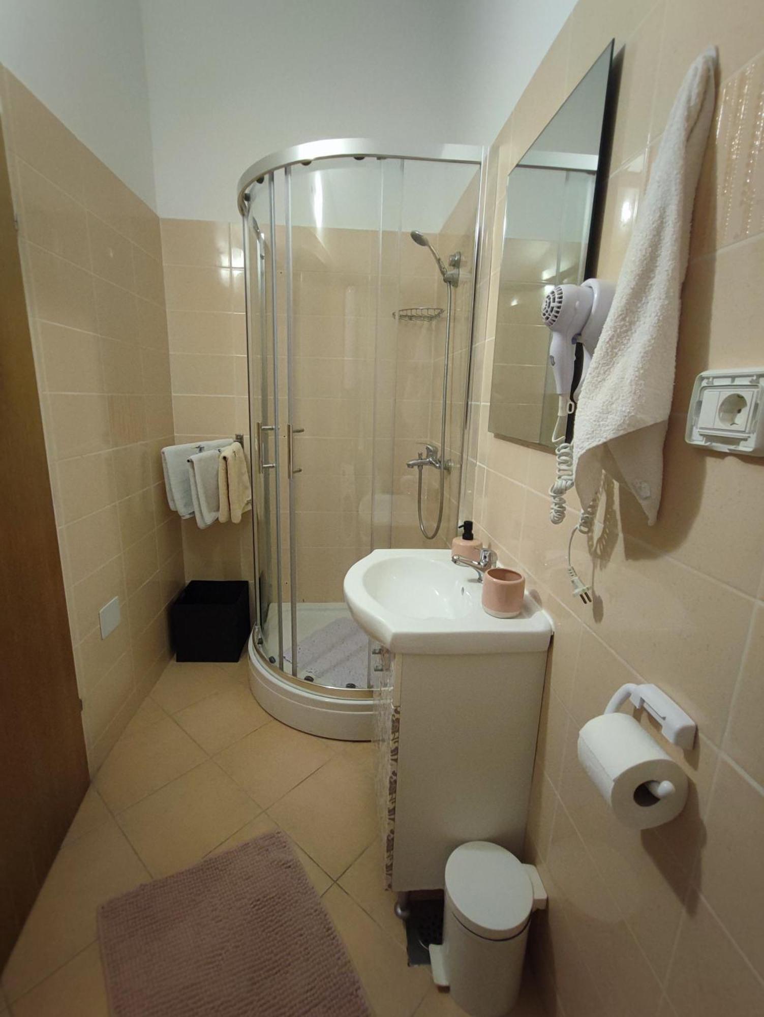 Apartment Nika Umag Eksteriør billede