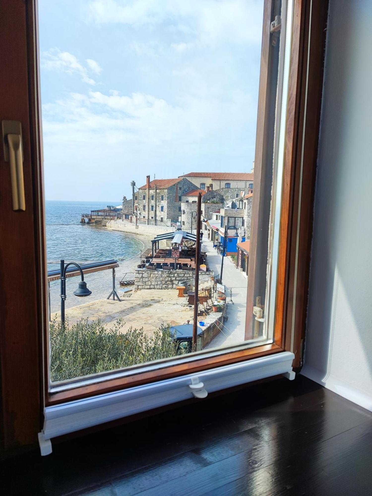 Apartment Nika Umag Eksteriør billede